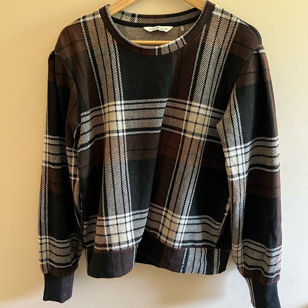 Alpine Design Women's Sweater
Brown new size L